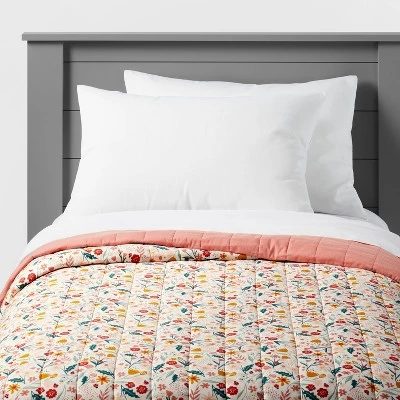 Garden Floral Cotton Kids' Quilt - Pillowfort™ - Image 6