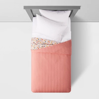 Garden Floral Cotton Kids' Quilt - Pillowfort™ - Image 5